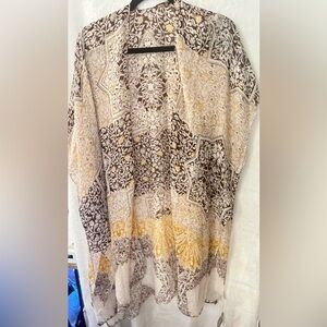 Elegant Patterned Women's Poncho